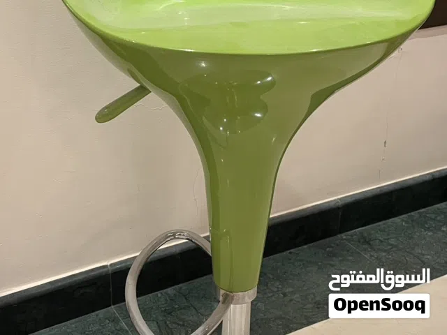 كرسي بار إيطالي فاخر ماركة Magis (تصميم Bombo العالمي)
