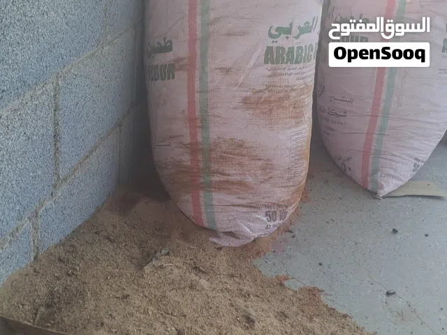 نشارة اخشاب طبيعية لإستخدامات متعددة ( الدواجن و صنع الفحم)