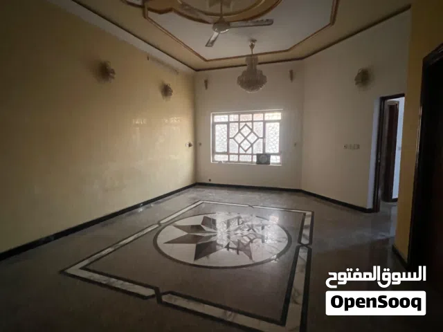 240 m2 More than 6 bedrooms Townhouse for Rent in Basra Other
