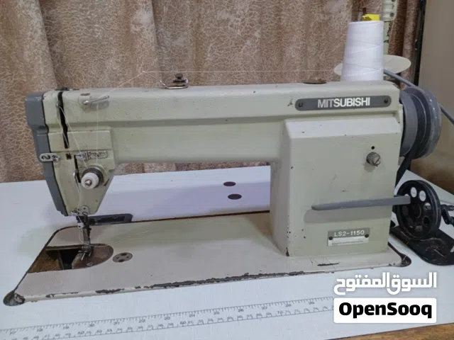 مكينه صناعي تخبل معايها شي لان محتاج اريد ابيعها والله تخبل تجي انت تشوفها خياط