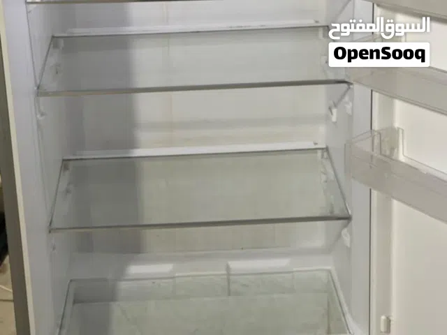 تلاجة للبيع فيه تسريب غاز مش عرف داخلي او خارجي