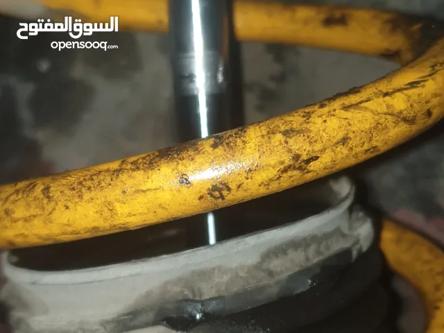 كفه وعوامه ودنجل خلفي و كعكات طوطاي خلفي للبيع ميستوبيشي 1992