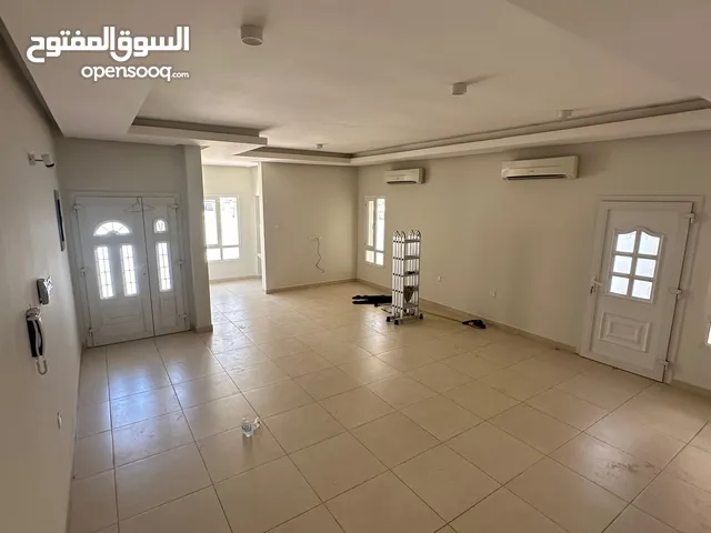 250 m2 4 Bedrooms Villa for Rent in Muscat Ansab