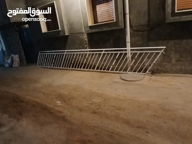 سلم حديد مسعتله