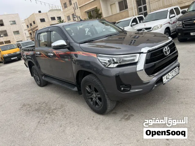 2023 تويوتا هيلوكس SR5