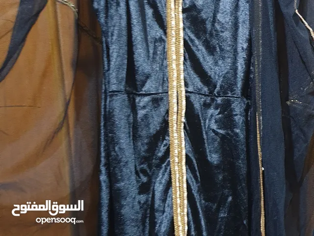 ملابس مستخدمه
