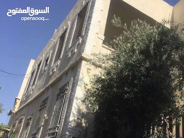 منزل مستقل للبيع في شارع الوينك مكون من اربع شقق بسعر مغري جدااا