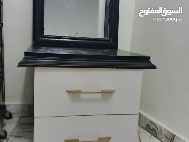بضاعة حلاق اومزين بحالة ممتازة شبه جديدة