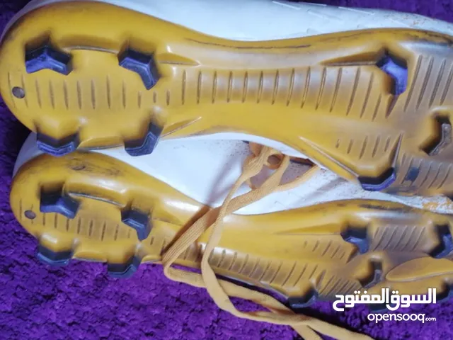 42 Sport Shoes in Zarqa