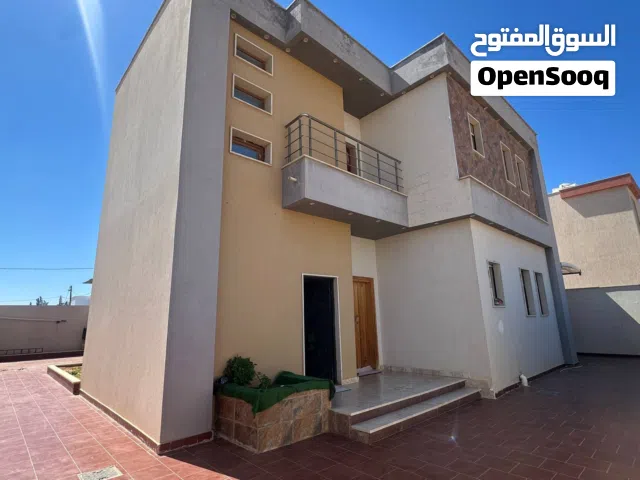 300 m2 More than 6 bedrooms Townhouse for Sale in Tripoli Ain Zara