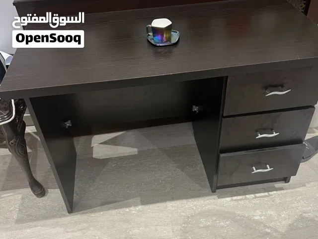 مكتب مفرد استعمال بسيط بسعر مغري