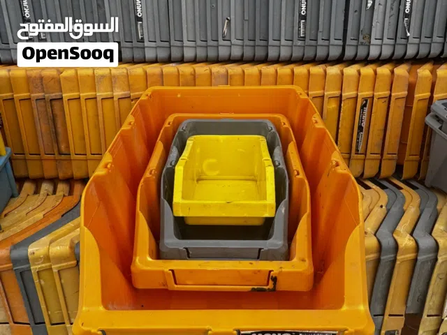 حاويات او خانات بلاستك نوعية زينه مستعملة قليل