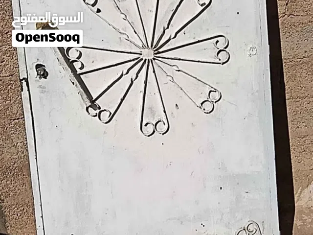 باب للبيع حاجة نقة