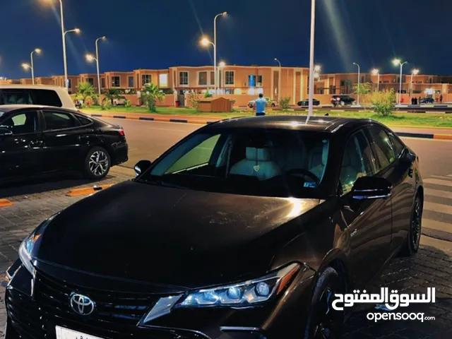 Used Toyota Avalon in Basra