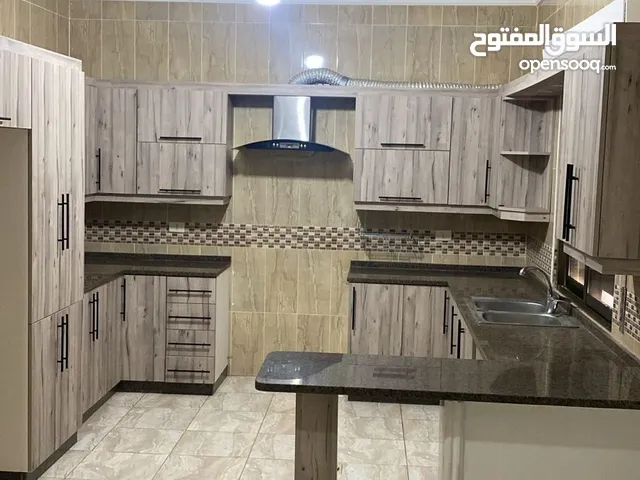 180 m2 3 Bedrooms Apartments for Rent in Amman Al Kursi