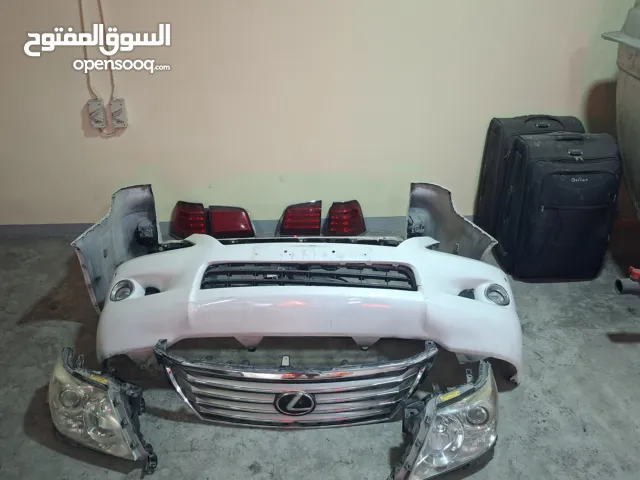 للبيع قطع خارجية لكسزlx570اصلية وكالة موديل2009 بنابرامامي مع الكشافات  وخلفي+ليتات امامية وخلفية