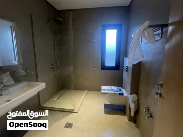 مبنى تجاري اداري يصلح للشركات بالقرب من الفتح