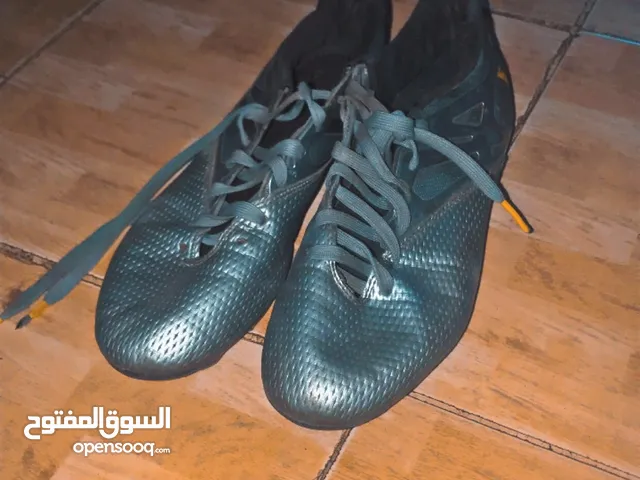 بوت اصابع شبه جديد
