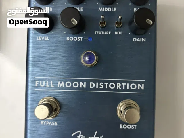 like new fender full moon distortion pedal