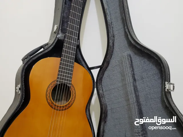 جيتار نوع ياماها (Yamaha) مستخدم مع شنطة الحماية الوكالة (200$) فقط