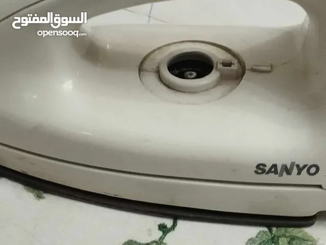 مكواة سانيو