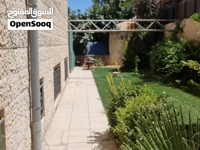 للجادين فقط عمارة سكنية على أرض مساحتها دونم في ام السماق بالقرب من مدارس الدر المنثور