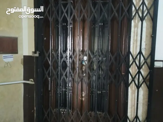 باب شقة حديد اوكرديون