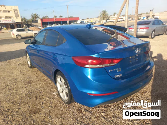 2017 هيونداي النترا SE