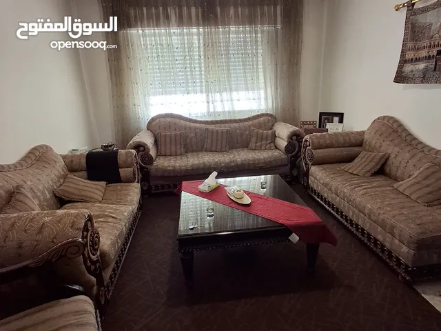 طقم كنبايات 9 مقاعد بحالة جيدة للبيع
