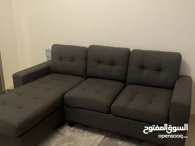 Sofa semi new (URGENT) سوفا شبه جديده للبيع بشكل عاجل