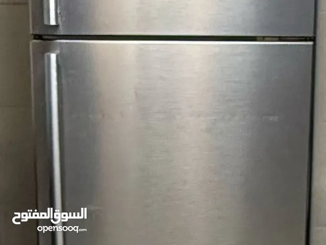 براد وفريزر مستعمل نضيف يعمل بشكل ممتاز دون اي عطل او خلل
