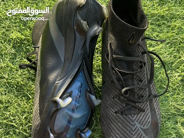 40 Sport Shoes in Al Batinah