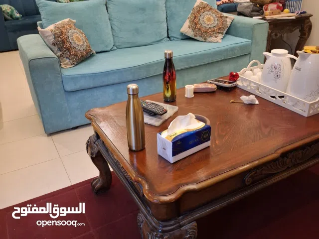 sofa set for 5 persons in excellent condition طقم جلوس نظيف جدا