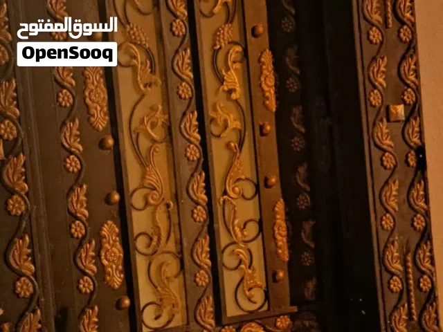 باب حديد خارجي