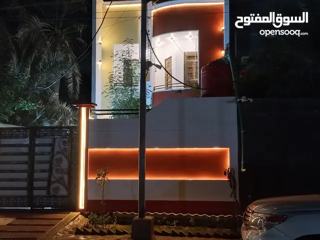 300 m2 5 Bedrooms Townhouse for Sale in Basra Asatidha
