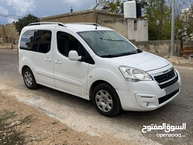 بارتنر 2018 دهان شركة 5 ركاب جير عادي ماتور 1600 ديزل