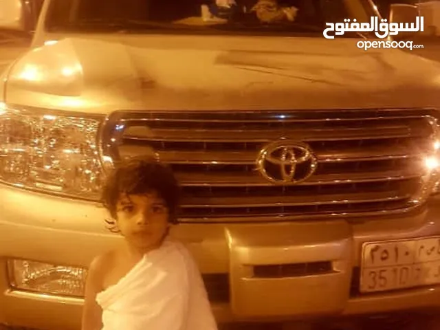 يوجد سياره خاصه مشاوير داخل صنعاء باص
