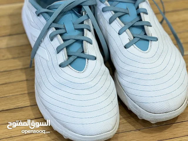 40 Sport Shoes in Al Riyadh