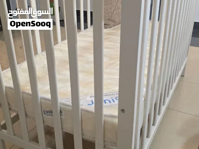 سرير اطفال مع المرتبة جديد