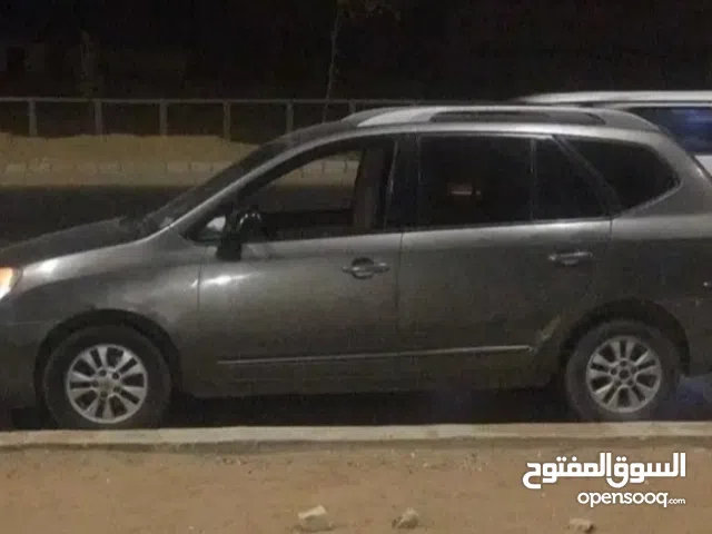 2011 كيا كارينز Luxury