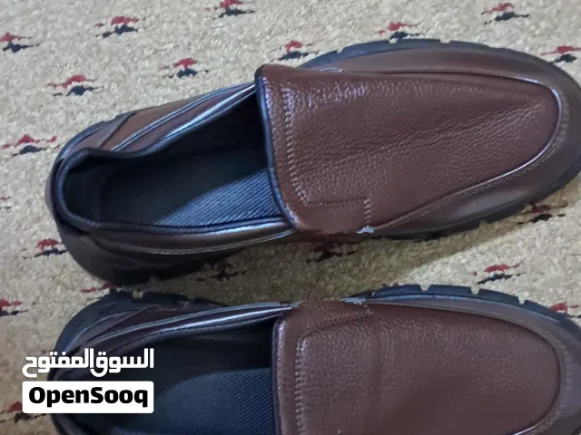 حذاء جديد غير مستعمل