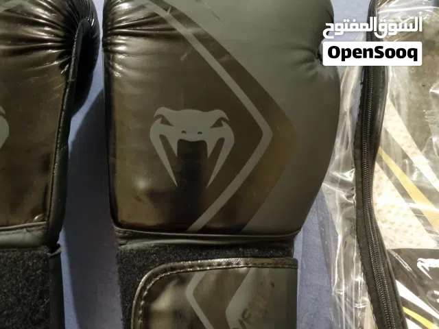 قفازات بوكس جديدة  لاختلاف المقاس