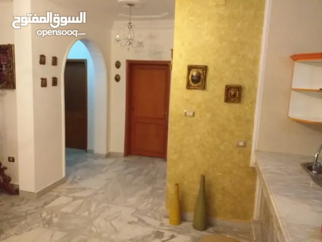 914 m2 More than 6 bedrooms Villa for Sale in Tripoli Al-Serraj
