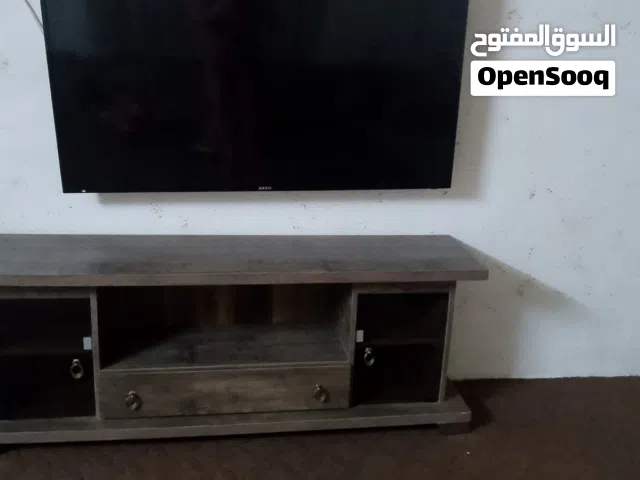 خزانه وطاوله شاشه