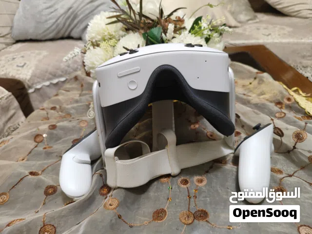 Vr meta Quest 3s  للبيع مع 25 لعبة