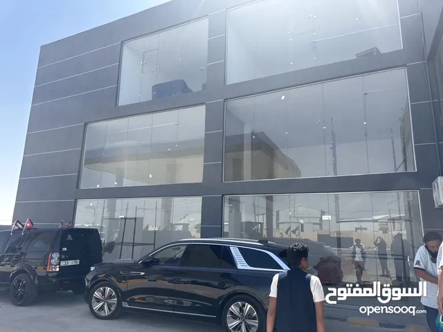 محلات للإيجار داخل محطة محروقات منطقة حيوية طريق ال 100 رجم الشامي منطقة متعطشة للخدمات