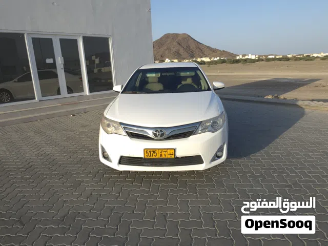 2014 تويوتا كامري LE