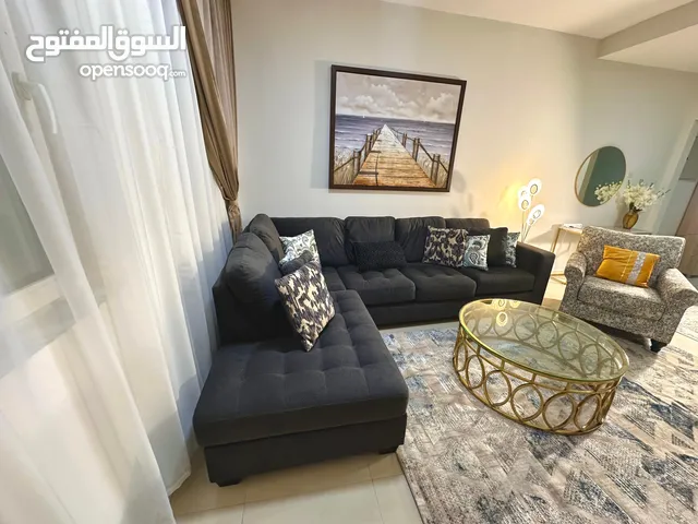 الشارقه المجاز3 شقه مفروشه فرش فندقي اول ساكن غرفتين وصاله ومطبخ وحمامين وبلكونه السعر 5800 الانترنت
