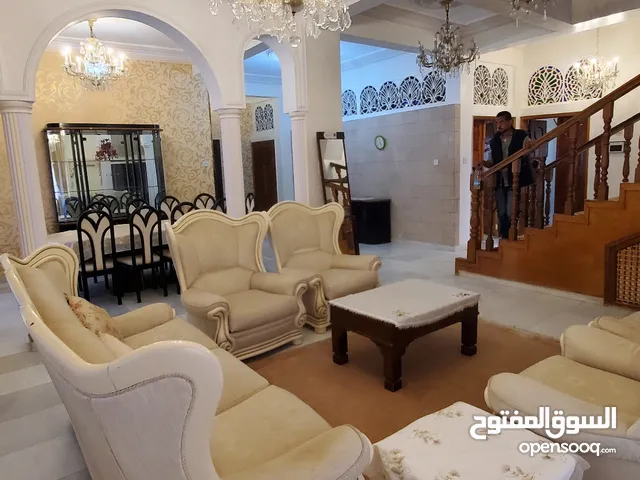 350 m2 5 Bedrooms Villa for Rent in Sana'a Diplomatic Area