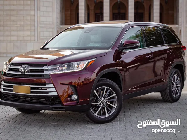 Used Toyota Highlander in Muscat